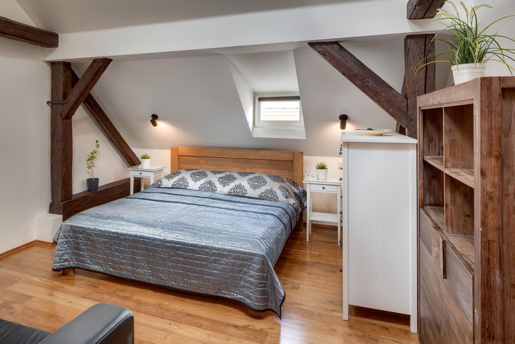 Michalska - Old Town Apartment Прага Екстериор снимка