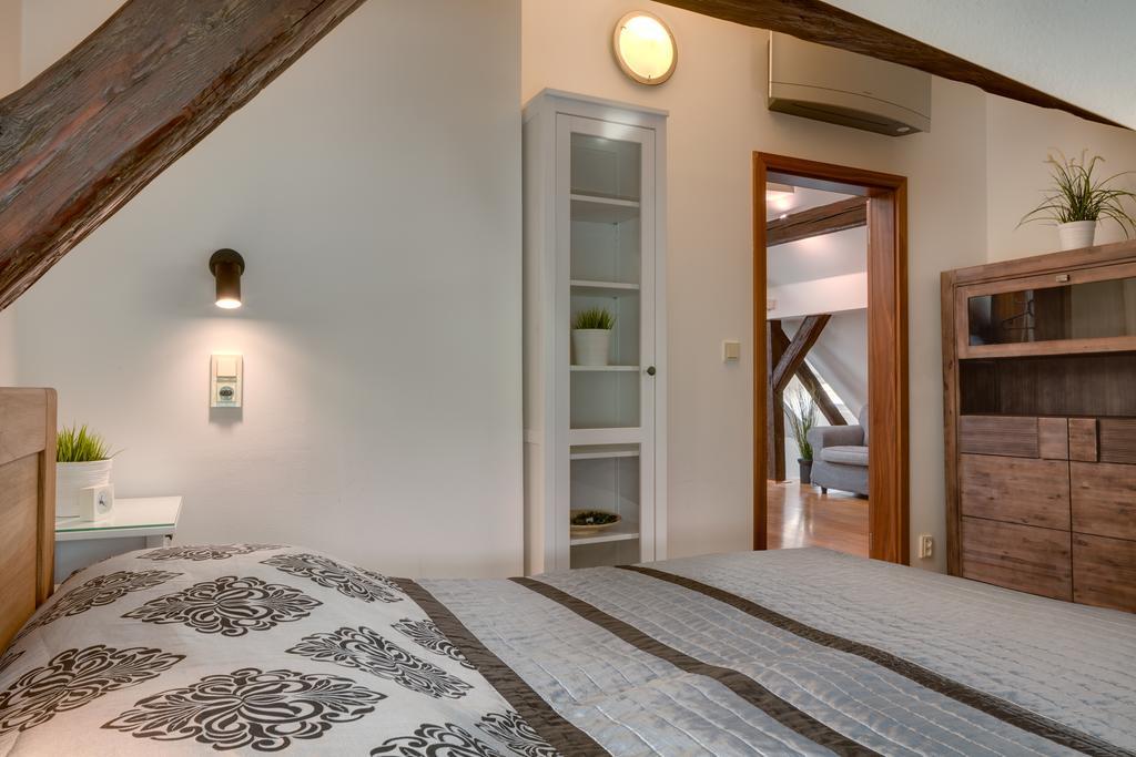 Michalska - Old Town Apartment Прага Екстериор снимка