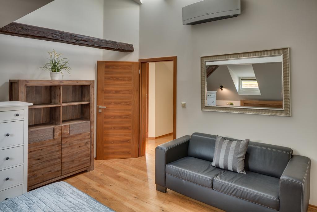 Michalska - Old Town Apartment Прага Екстериор снимка