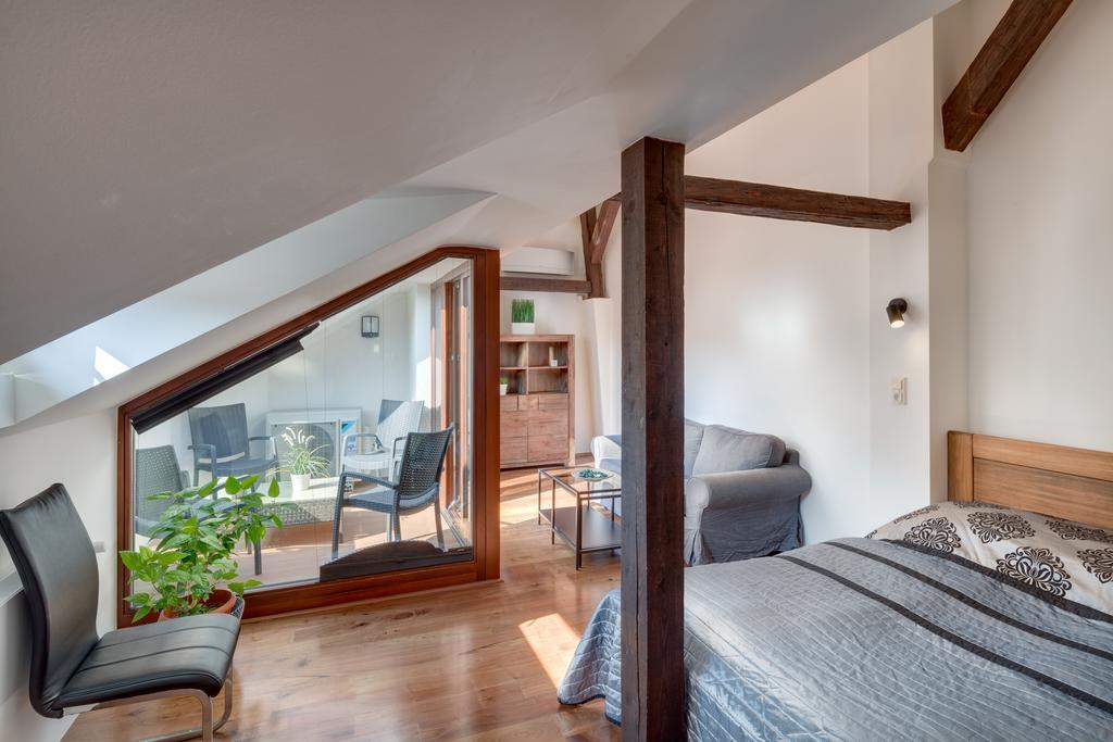 Michalska - Old Town Apartment Прага Екстериор снимка